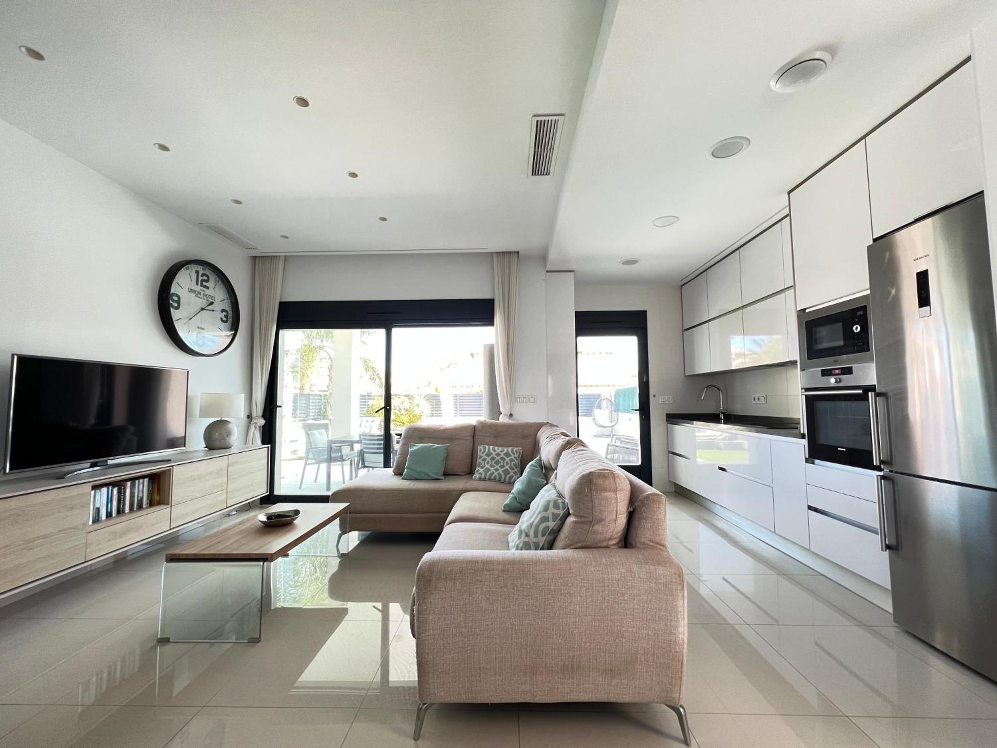 Villa Deluxe La Marina Beach อาลิกันเต ภายนอก รูปภาพ