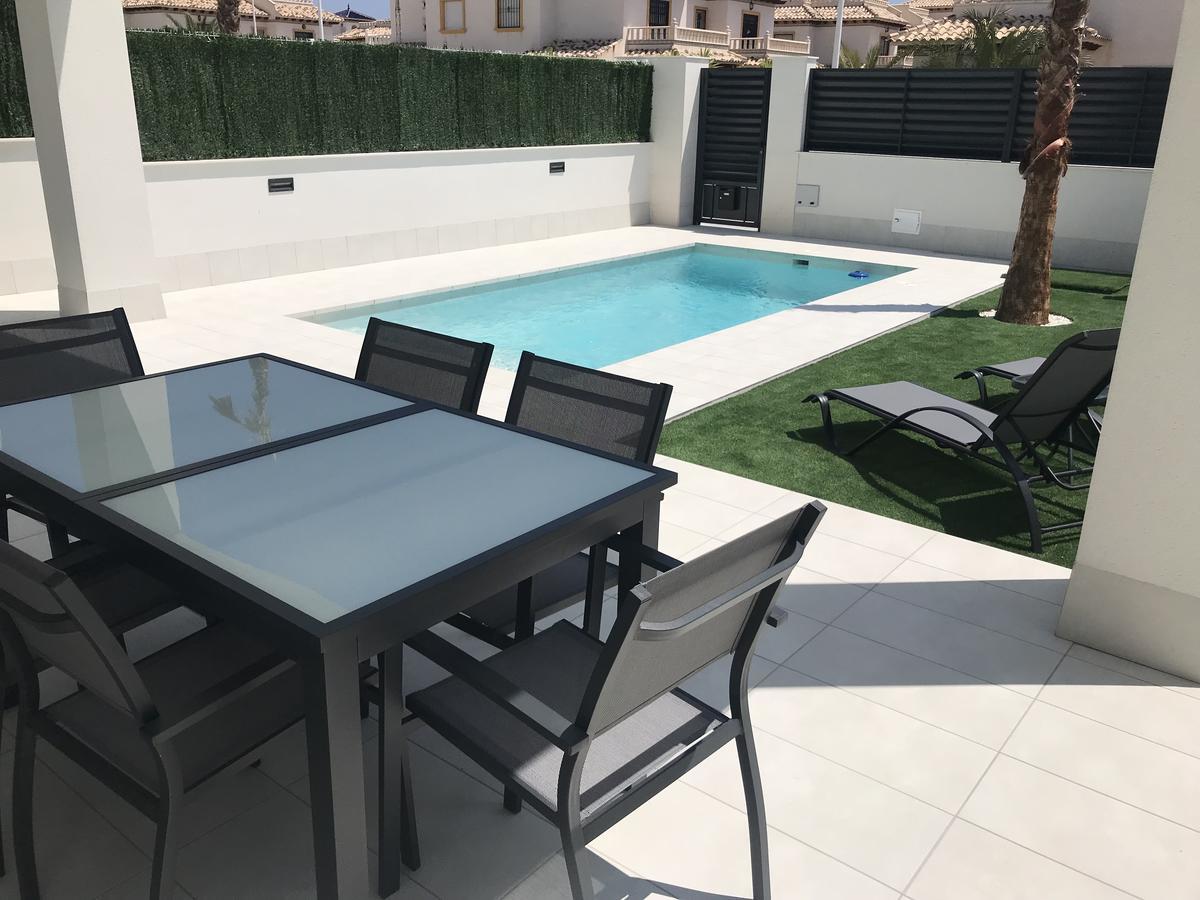 Villa Deluxe La Marina Beach อาลิกันเต ภายนอก รูปภาพ