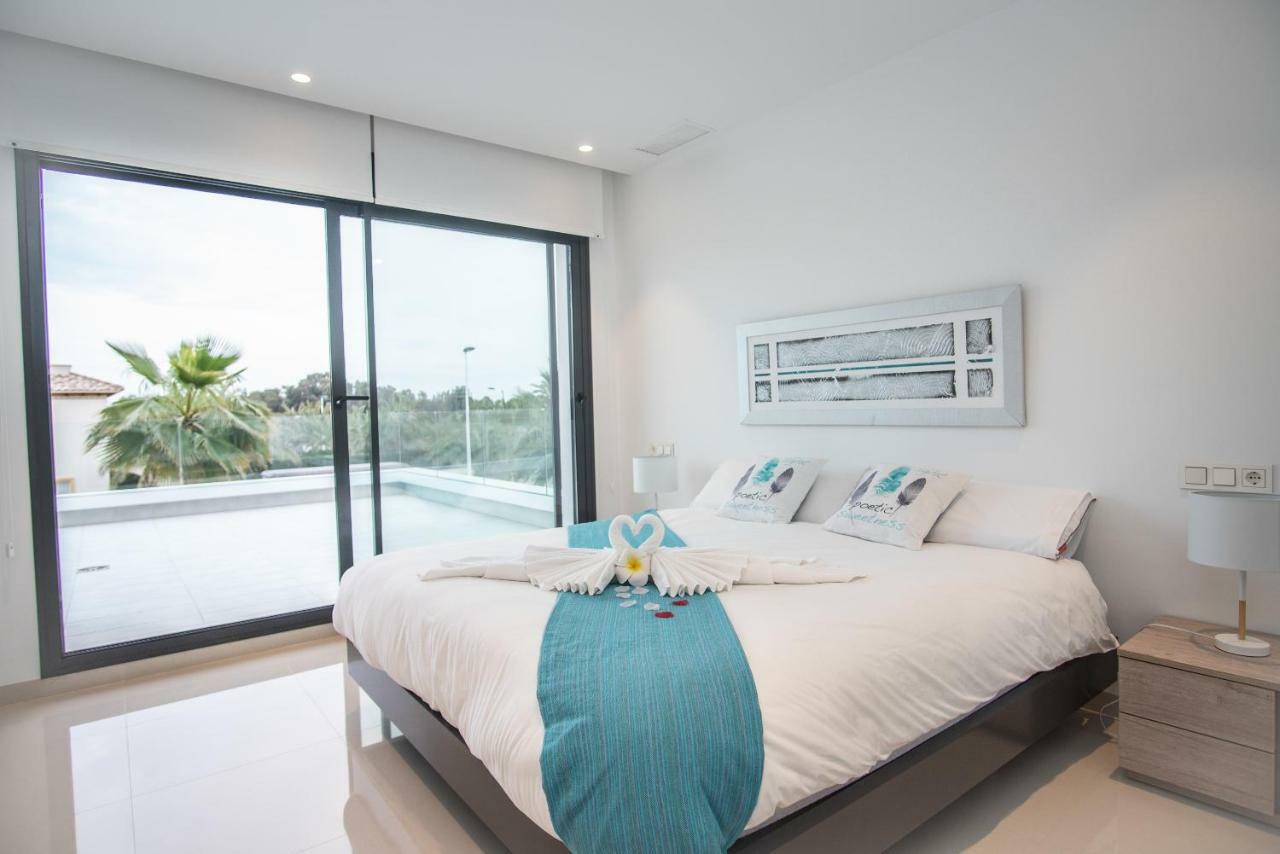 Villa Deluxe La Marina Beach อาลิกันเต ภายนอก รูปภาพ