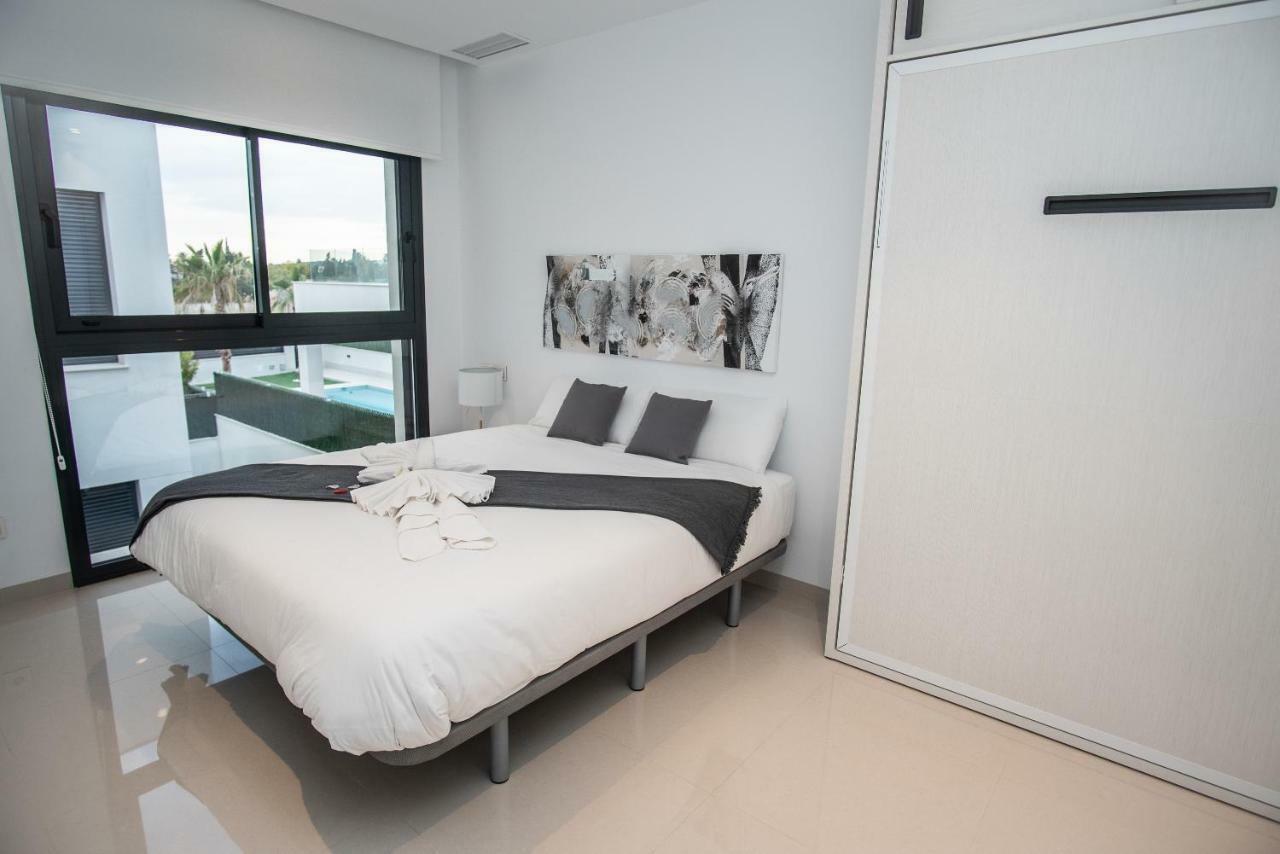 Villa Deluxe La Marina Beach อาลิกันเต ภายนอก รูปภาพ