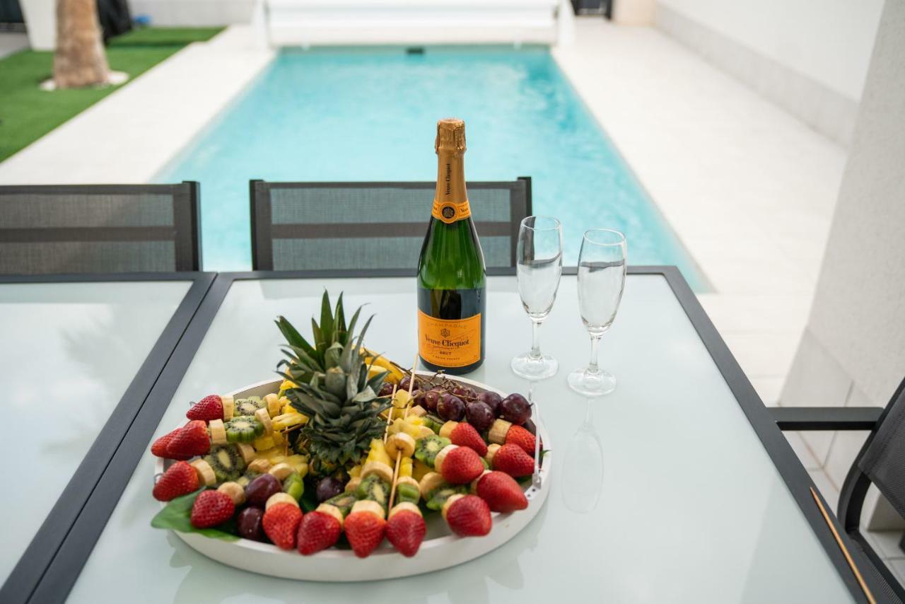Villa Deluxe La Marina Beach อาลิกันเต ภายนอก รูปภาพ